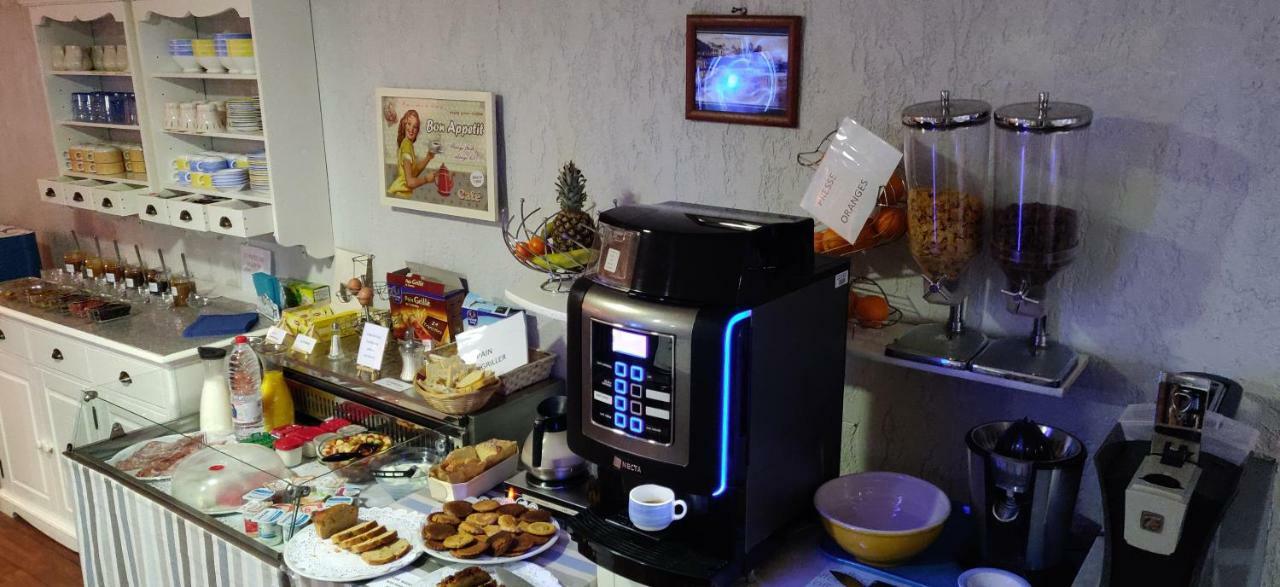 Logis Les Bleuets Hotel 2*